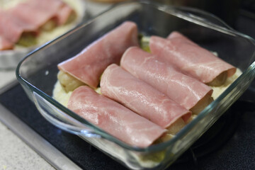 ベルギー料理シコングラタンを作る様子