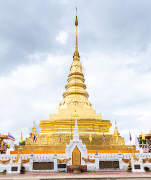 Pagoda wat pra tart char haeng