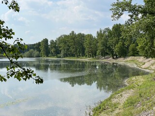 Fototapeta premium Orešje Lake or artificial lake Oresje (Zagreb County, Croatia) - Oresje-See oder künstlicher See Oresje (Kroatien) - Umjetno jezero Orešje (Sveta Nedelja, Hrvatska)