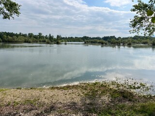 Fototapeta premium Orešje Lake or artificial lake Oresje (Zagreb County, Croatia) - Oresje-See oder künstlicher See Oresje (Kroatien) - Umjetno jezero Orešje (Sveta Nedelja, Hrvatska)