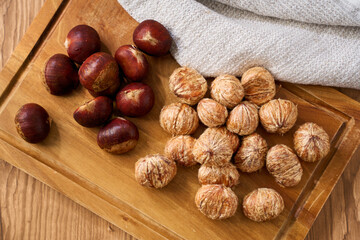 渋皮付きの和栗｜下ごしらえ途中の栗（調理工程・秋の食材）