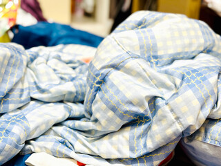 チェック模様の布団のアップ