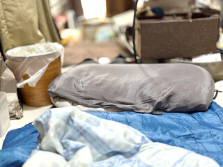 枕と布団とゴミ箱