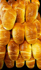 croissant on a plate 빵 브레드 베이커리 