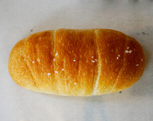 croissant on a plate 빵 브레드 베이커리 