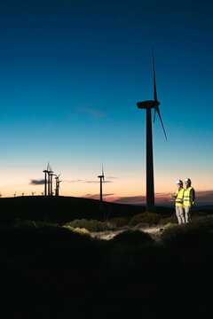 engineer, wind energy, renewable energy, technology, wind turbine, digital, sustainability, clean energy, innovation, worker, green power, energy efficiency, inspection, fieldwork, professional, engin