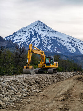 Paving of the Mamuil Malal Pass on Route 60 in Neuquen. Lanin Volcano in the background.