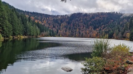 Lac automne des corbeaux © Yannick