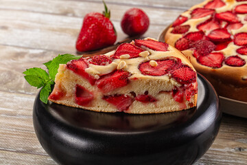 Strawberry pie tart served mint