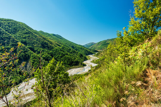 Tal des Bl&eacute;one oberhalb von Digne le Bains nach dem Zusammenfluss mit der B&egrave;s