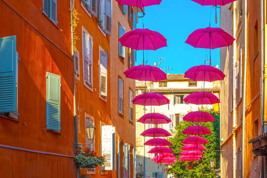 Fototapeta Umbrellas over a street in the southern French town of Grasse