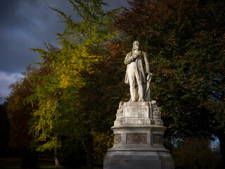 Fototapeta premium Bradford, West Yorkshire, England, United Kingdom, 25th October 2025, Statue of Samuel Lister in Lister Park
