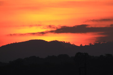 In the morning the sun is rising.