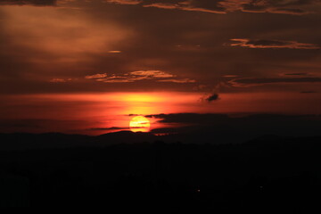 In the morning the sun is rising.