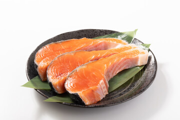 ［チリ産　養殖］銀鮭　切り身