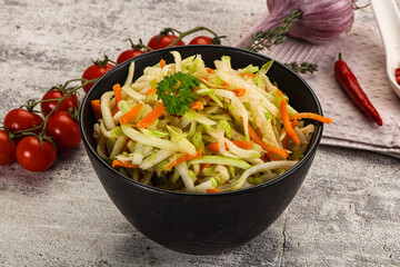 Vegan salad with kohlrabi and carrot