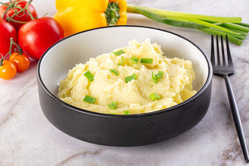 Mashed potato with green onion