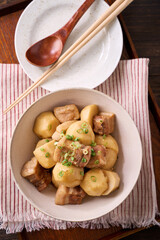 里芋と豚バラ肉の煮物｜家庭の和食主菜