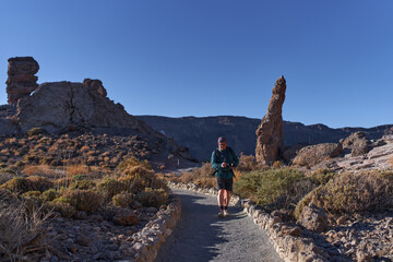 Hiker vlogging at Roques de García