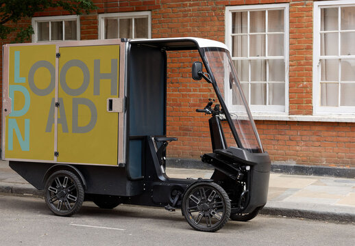 E-Cargo Vehicle parks on a London street