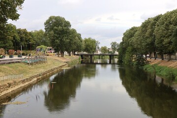 Rivière la Vendée dans la ville, ville de Fontenay le Comte, département de la Vendée, France