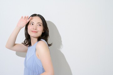 Naklejka premium 日差しを浴びる日本人女性のビューティイメージ