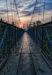 Obraz premium bridge at sunrise