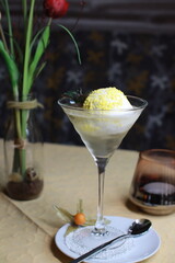 Sekt mit Champagne-Kugel, Cocktail