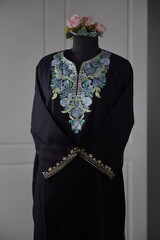 Kaar kash pheran with floral designs