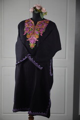Kaar kash pheran with floral designs
