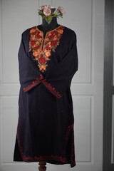 Kaar kash pheran with floral designs