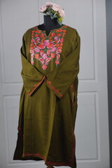 Kaar kash pheran with floral designs