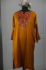 kashmirir pheran by kaar kash