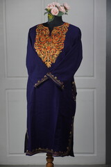 Kaar kasj kashmiri pheran for women