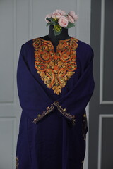 Kaar kasj kashmiri pheran for women