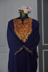 Kaar kasj kashmiri pheran for women