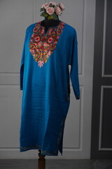 Kaar kasj kashmiri pheran for women