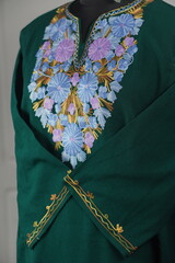 Kaar kasj kashmiri pheran for women