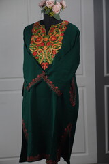 Kaar kasj kashmiri pheran for women