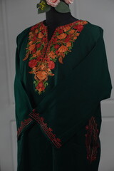 Kaar kasj kashmiri pheran for women