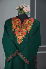 Kaar kasj kashmiri pheran for women