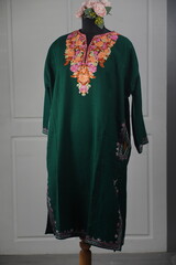 Kaar kasj kashmiri pheran for women