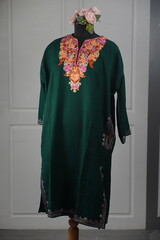 Kaar kasj kashmiri pheran for women