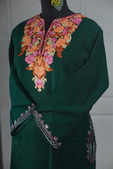 Kaar kasj kashmiri pheran for women