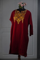 Kaar kasj kashmiri pheran for women