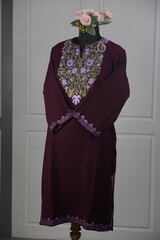 Kaar kasj kashmiri pheran for women