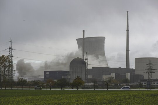 Demolition of the 160m high cooling towers of the disused Gundremmingen nuclear power plant (AKW KRB), Gundremmingen, Bavaria, Germany