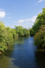 Les bords du Loiret &agrave; Olivet d'&eacute;patement du Loiret - France