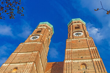 Frauenkirche - München - Dom - Zwiebeltürme - Herbst - Bayern
