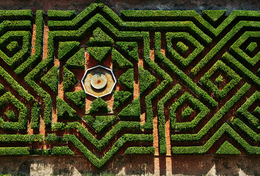 Formal gardens of the Alc&aacute;zar of Segovia, Segovia, Spain, Europe 
